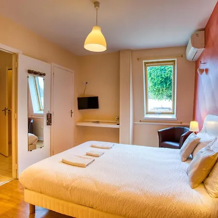 A Jayac - Logis Hotel 3*