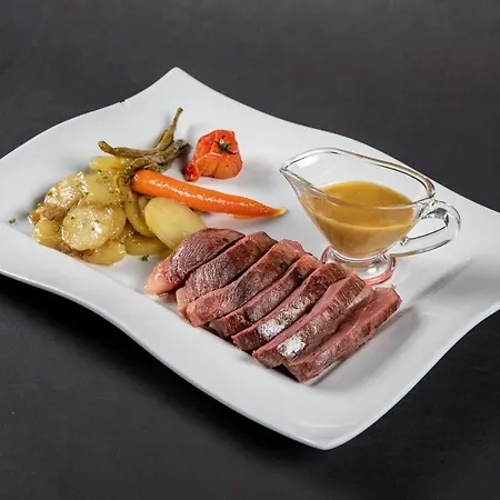 A Jayac - Logis Hotel 3*