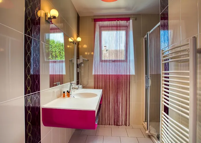 A Jayac - Logis Paulin