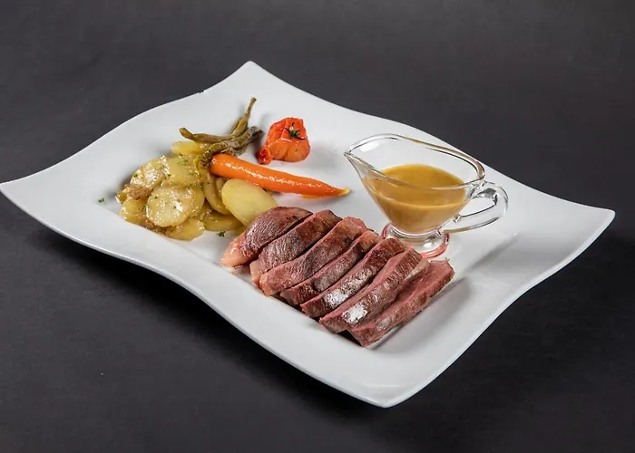 A Jayac - Logis Hotel 3*